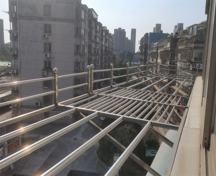 鸿运城市花苑 3室2厅2卫 126m&sup2;