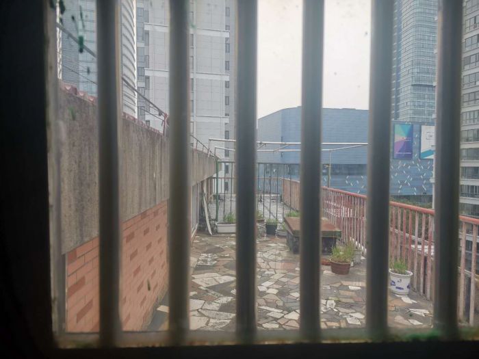 金鑫苑 5室2厅1卫 183m&sup2;