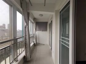 新东方花苑 3室2厅1卫 102m&sup2;