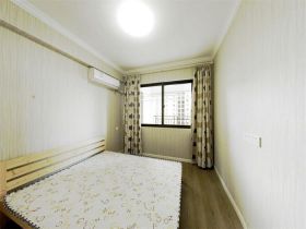 华强城 3室2厅1卫 109m&sup2;