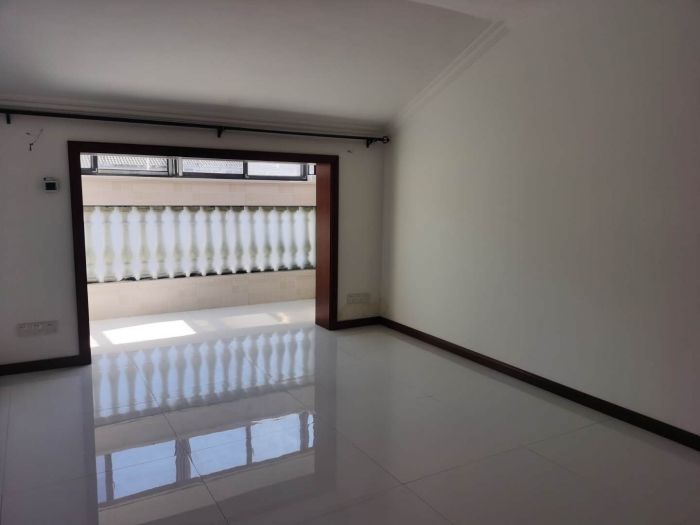 世纪新城 3室2厅1卫 142m&sup2;