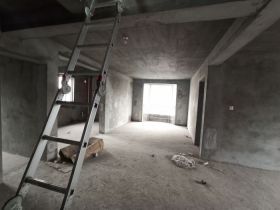 银洋河公寓 3室2厅1卫 126m&sup2;