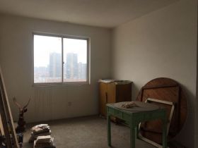 启秀花园 4室2厅2卫 212.00m&sup2;