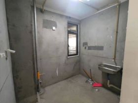 绿地新里城 3室2厅1卫 90m&sup2;