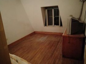 阳光花园 4室2厅2卫 150m&sup2;