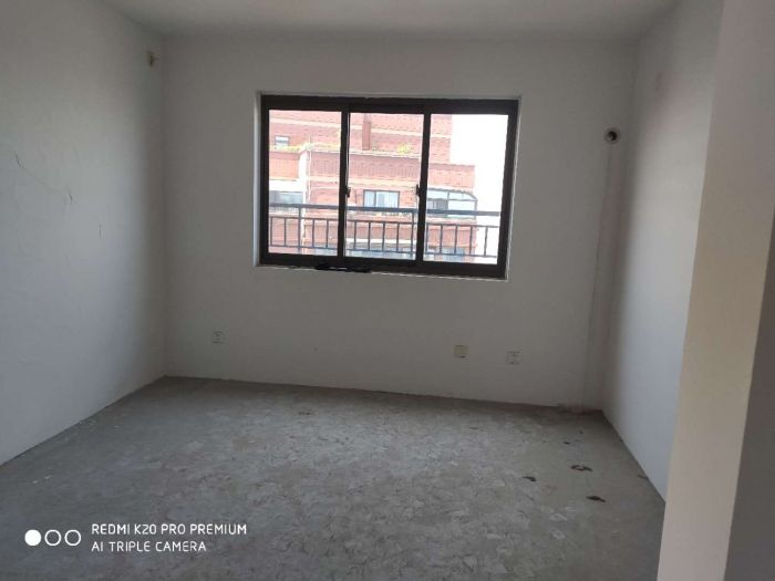 万濠星城 5室2厅2卫 200m&sup2;