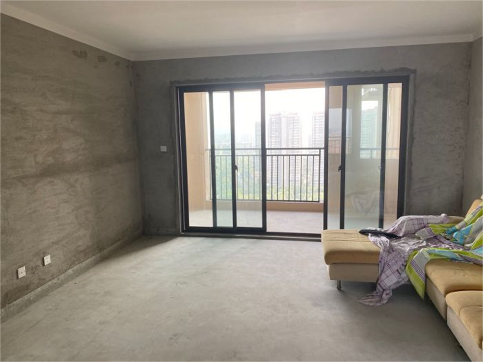 华强城 4室2厅2卫 158m²