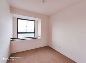 冠城大通棕榈湾 4室2厅2卫 133m&sup2;