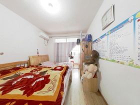 龙潭福里 4室2厅2卫 140m&sup2;