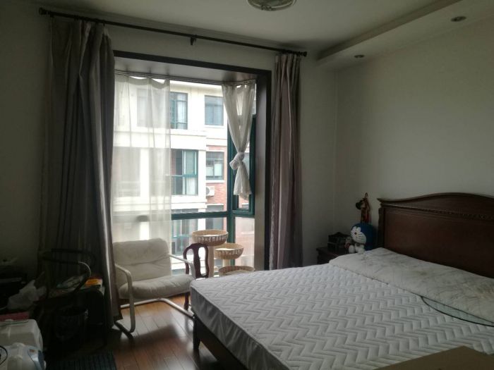 凤凰莱茵苑 4室2厅2卫 247m&sup2;