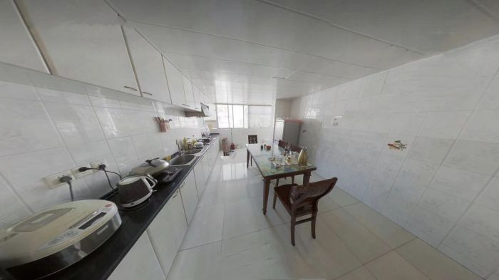 阳光花园 4室2厅2卫 148m&sup2;
