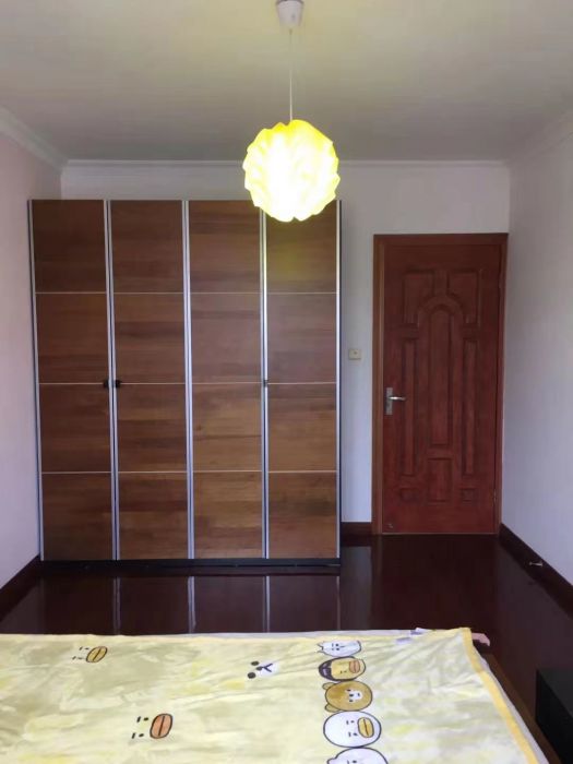 外滩小区 4室2厅2卫 130.00m&sup2;