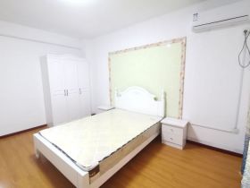 景河苑 5室厅1卫 145m&sup2;