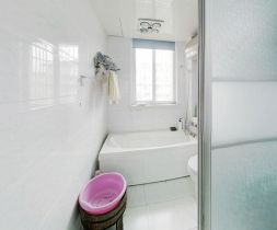 天山花苑 3室2厅2卫 132m&sup2;