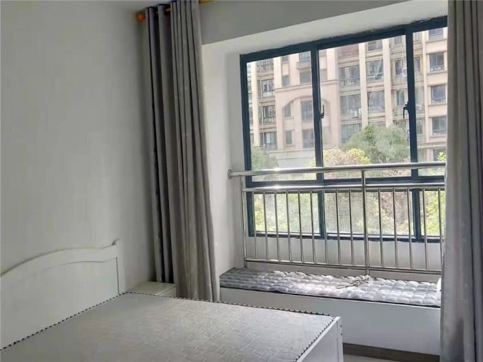 冠城大通棕榈湾 4室2厅2卫 140m&sup2;