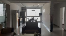 王府大厦 3室2厅2卫 183m&sup2;