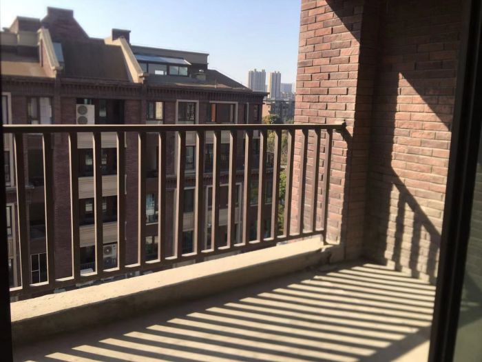 盛和九里香堤二期 4室2厅2卫 183.00m&sup2;