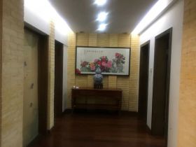 都市华城 3室2厅2卫 146.9m&sup2;