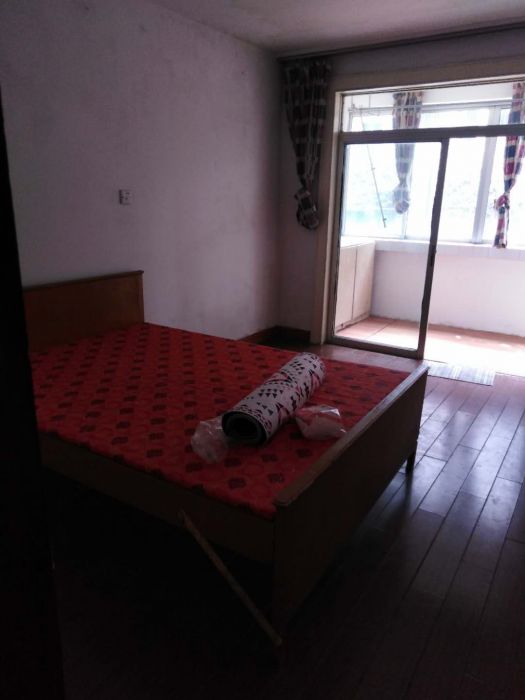 华威园 2室1厅1卫 65m&sup2;