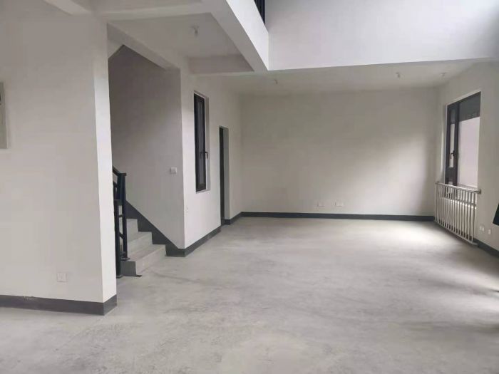 春风南岸西园 5室2厅3卫 204m&sup2;
