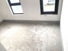 山水壹号 5室3厅4卫 359.00m&sup2;