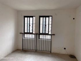 瑞兴花园 3室2厅2卫 134m&sup2;