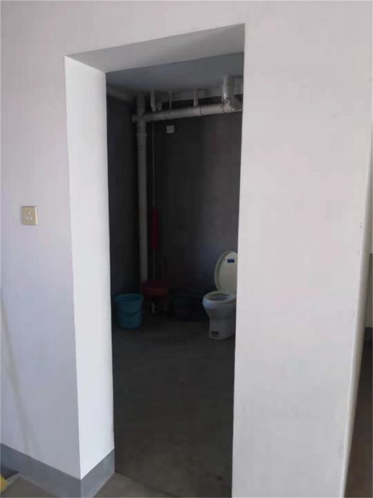星湖花园 3室2厅2卫 205.3m&sup2;