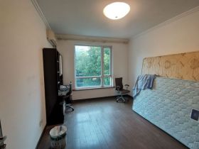 天安花园 3室2厅1卫 130m&sup2;