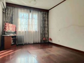 朝晖花园 3室2厅2卫 132m&sup2;