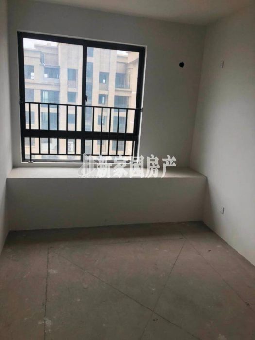 罗福宫 3室2厅1卫 96m&sup2;