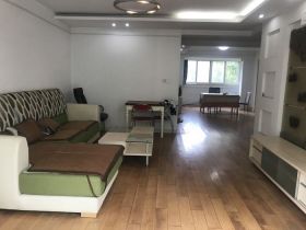 亚太苑 4室2厅1卫 4200m&sup2;