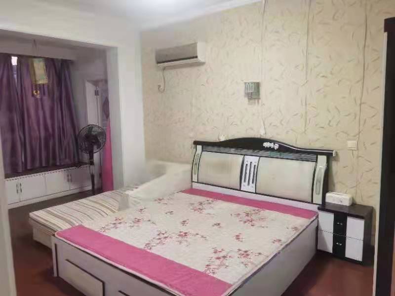 紫荆花园 3室2厅1卫 96m&sup2;