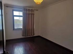 凤凰莱茵苑 3室2厅2卫 200m&sup2;