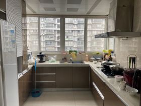 春晖花园 4室2厅2卫 175m&sup2;