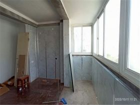 天山花苑 6室厅卫 245m&sup2;