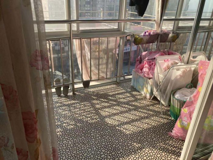 海天大厦 3室2厅1卫 143m&sup2;
