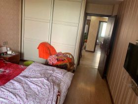 龙潭福里 3室2厅2卫 132m&sup2;