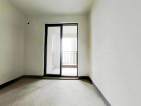 绿地新里城 3室1厅1卫 105m&sup2;