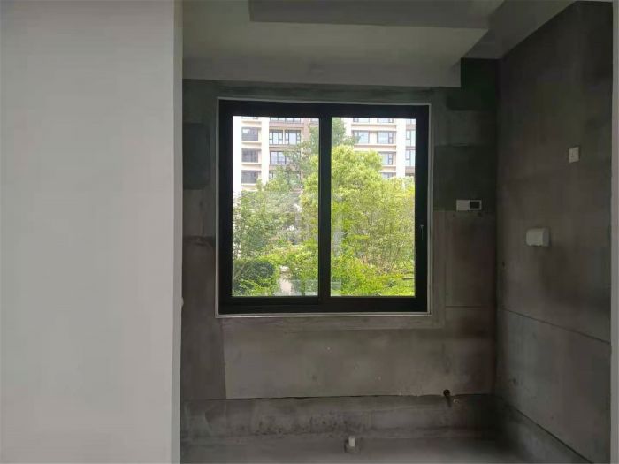 春风南岸西园 5室2厅4卫 204m&sup2;