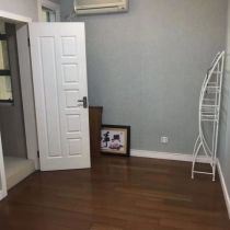 天地华庭 3室2厅2卫 156m&sup2;
