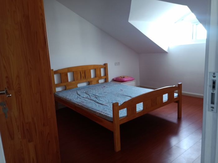 春天花园 3室2厅1卫 75m&sup2;