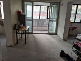 中港翡翠城 3室2厅2卫 142m²