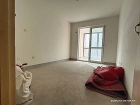 紫东南苑 3室1厅1卫 120m&sup2;
