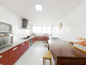 滨河东城 3室2厅2卫 140m&sup2;