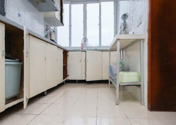 鑫乾花园 5室2厅2卫 212m&sup2;