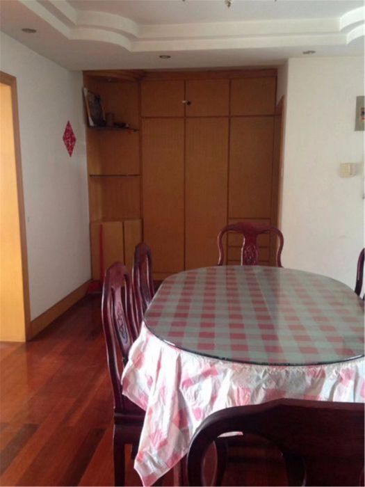 朝晖花园 3室2厅2卫 130m&sup2;
