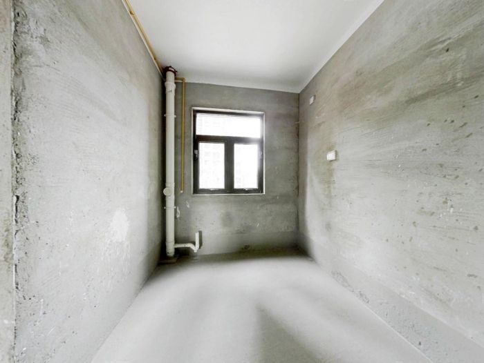 华强城 4室2厅2卫 142m&sup2;