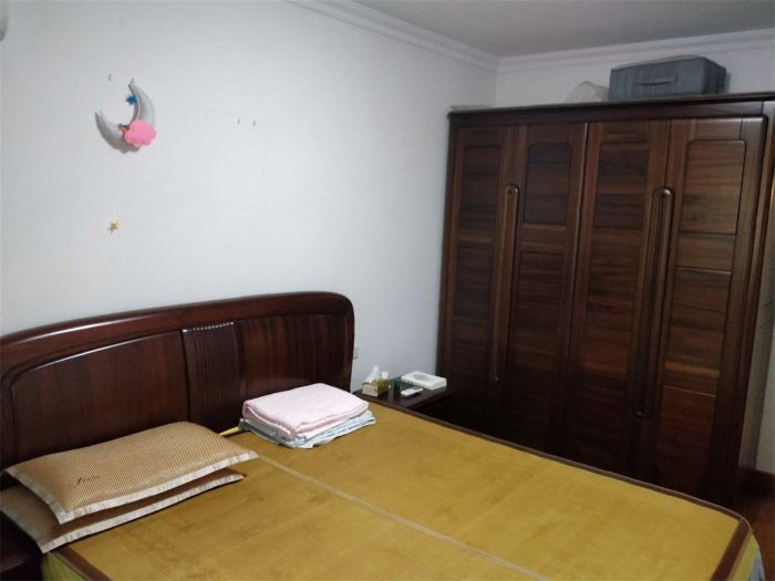三喜花苑 3室2厅1卫 132m&sup2;