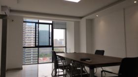 飞马国际 7室1厅1卫 240m&sup2;