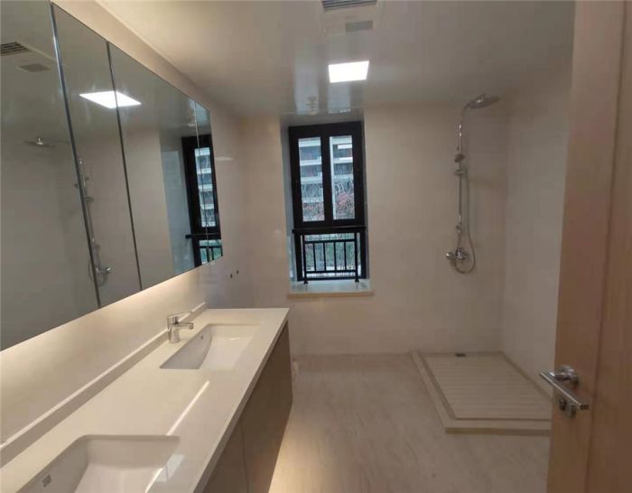 春风南岸东园 4室2厅3卫 215m&sup2;